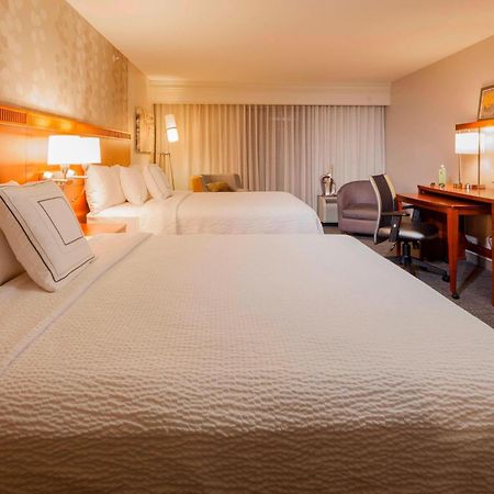 Courtyard By Marriott Madison West / Middleton Hotell Eksteriør bilde