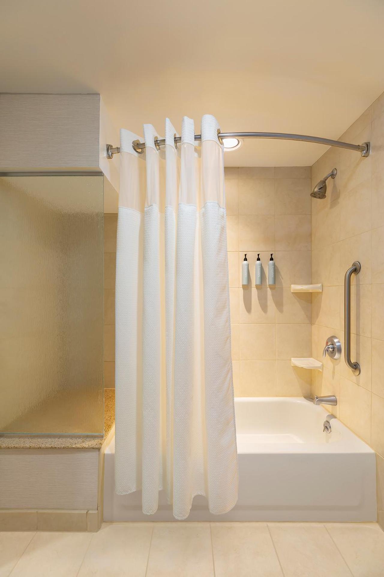 Courtyard By Marriott Madison West / Middleton Hotell Eksteriør bilde