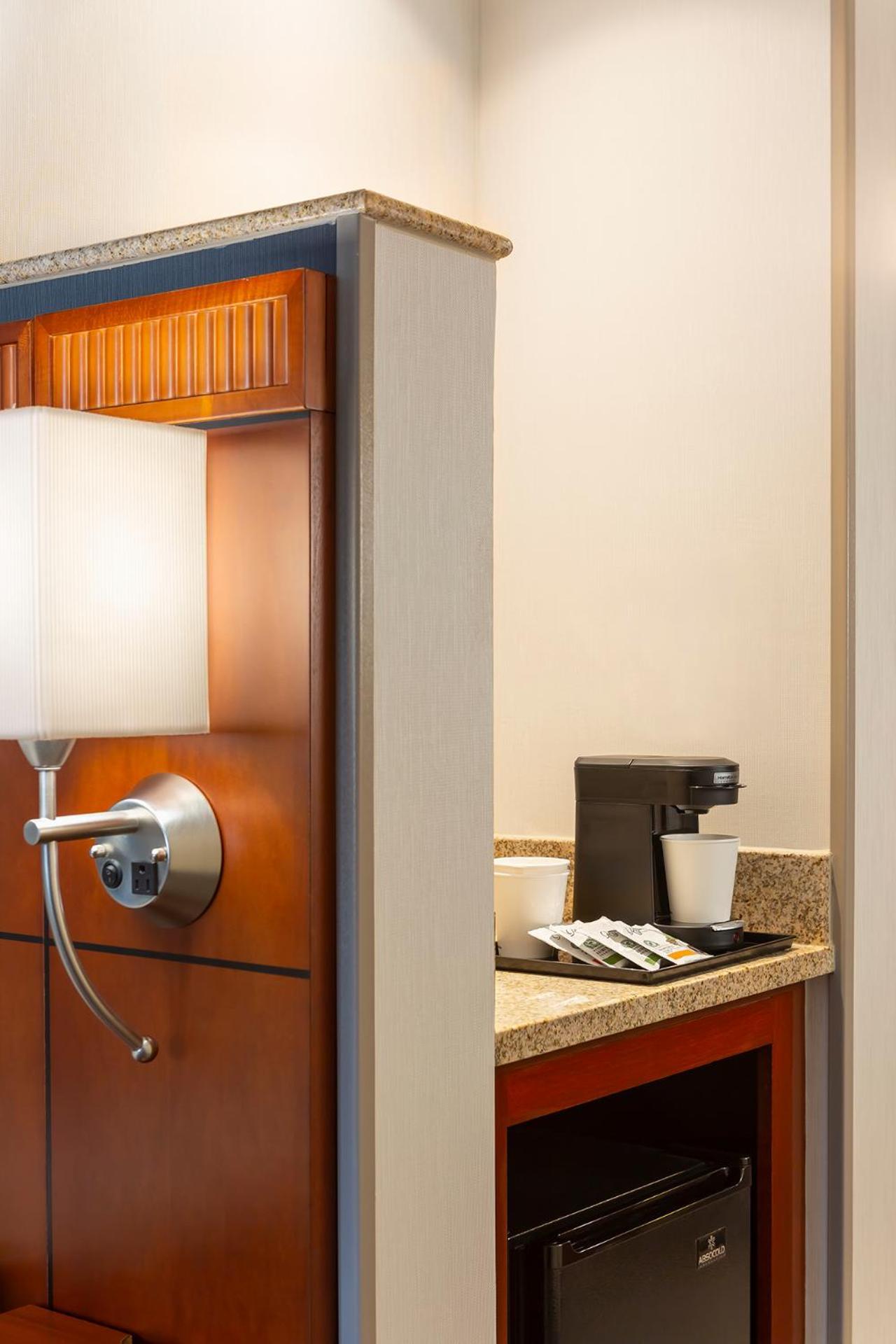 Courtyard By Marriott Madison West / Middleton Hotell Eksteriør bilde