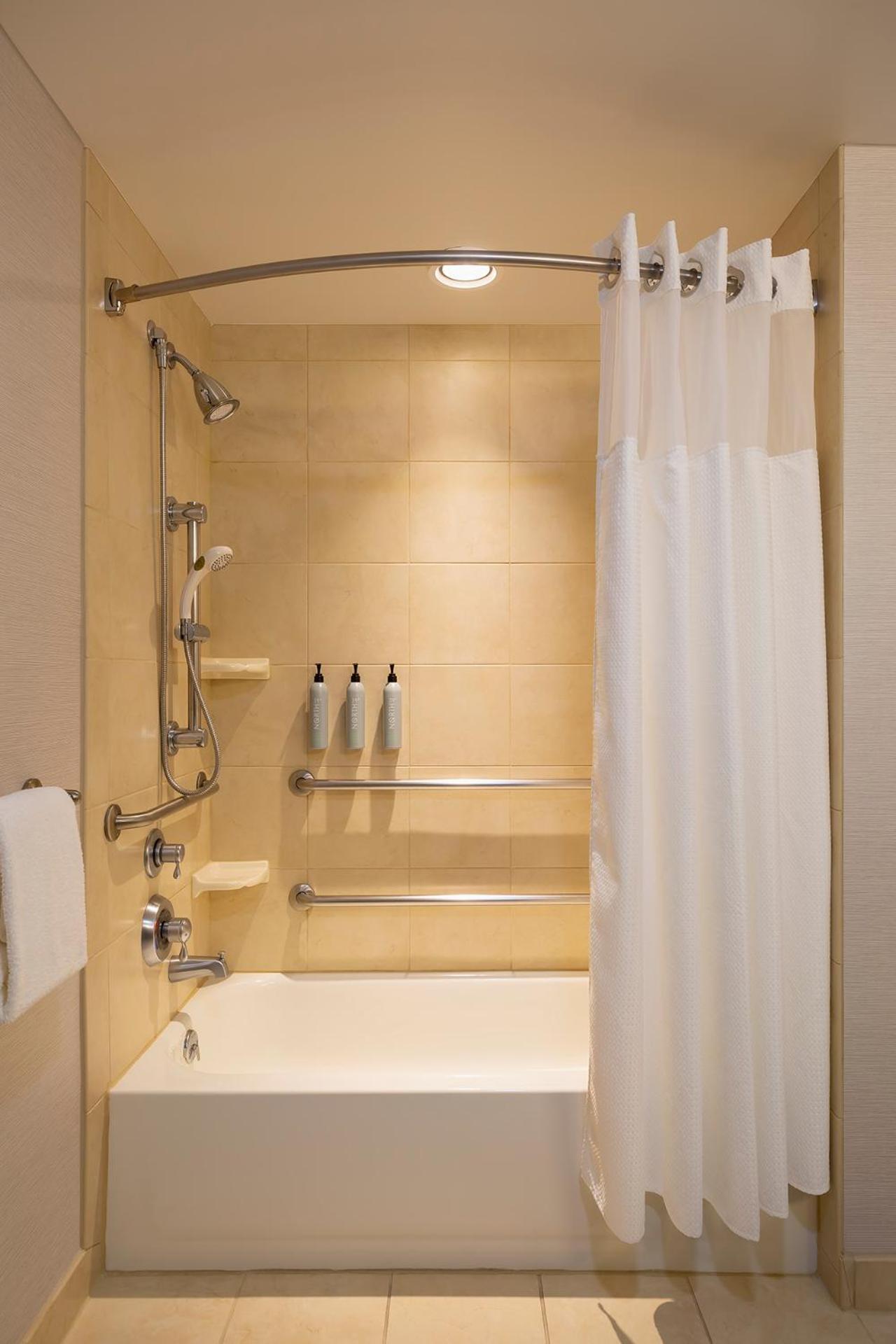 Courtyard By Marriott Madison West / Middleton Hotell Eksteriør bilde