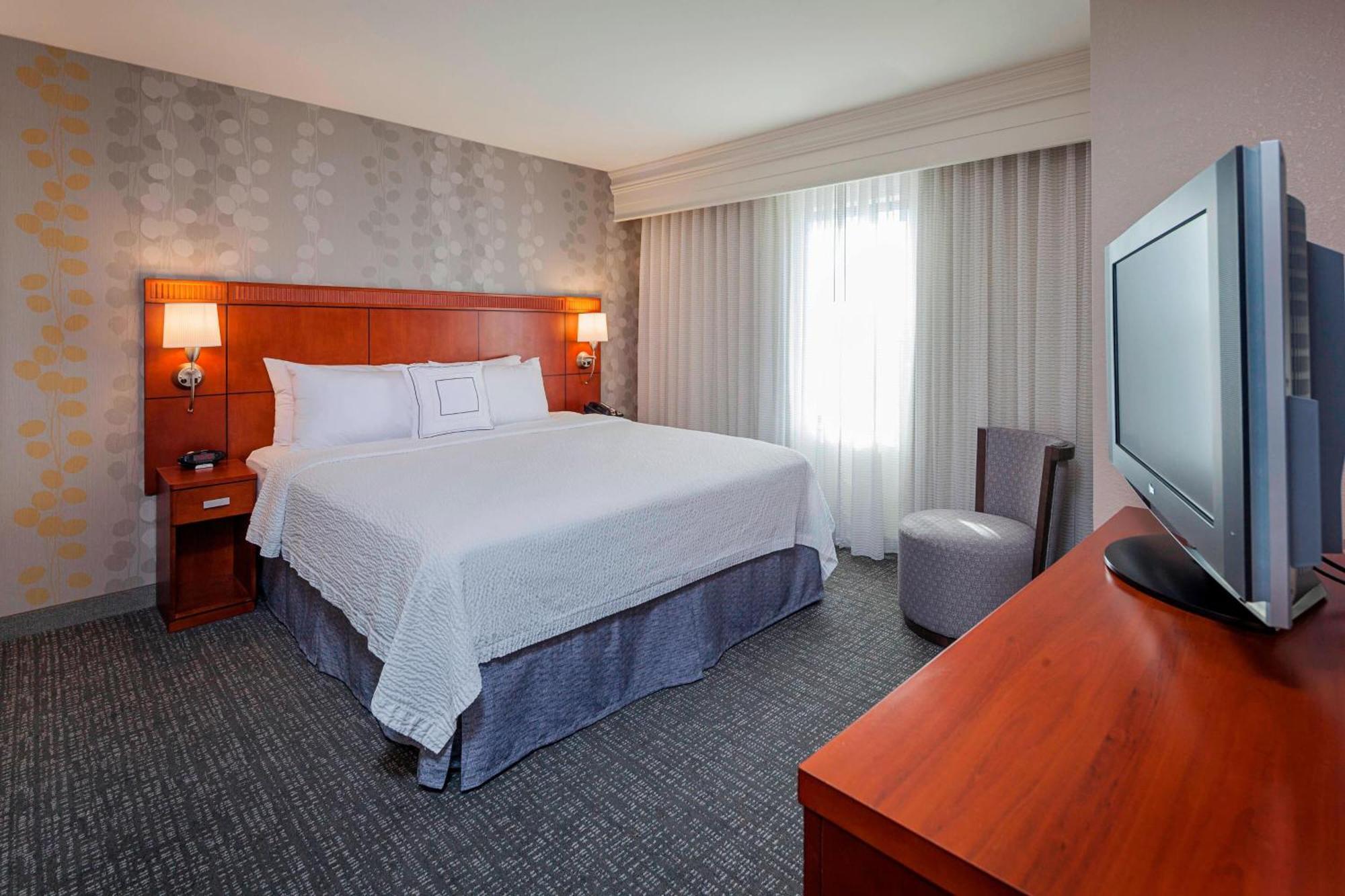 Courtyard By Marriott Madison West / Middleton Hotell Eksteriør bilde