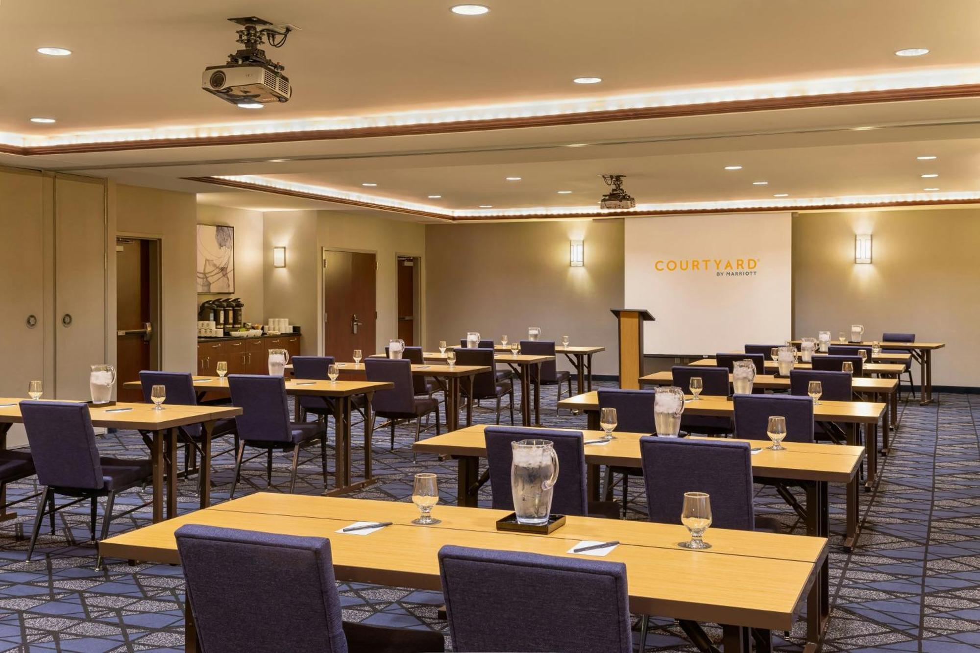 Courtyard By Marriott Madison West / Middleton Hotell Eksteriør bilde