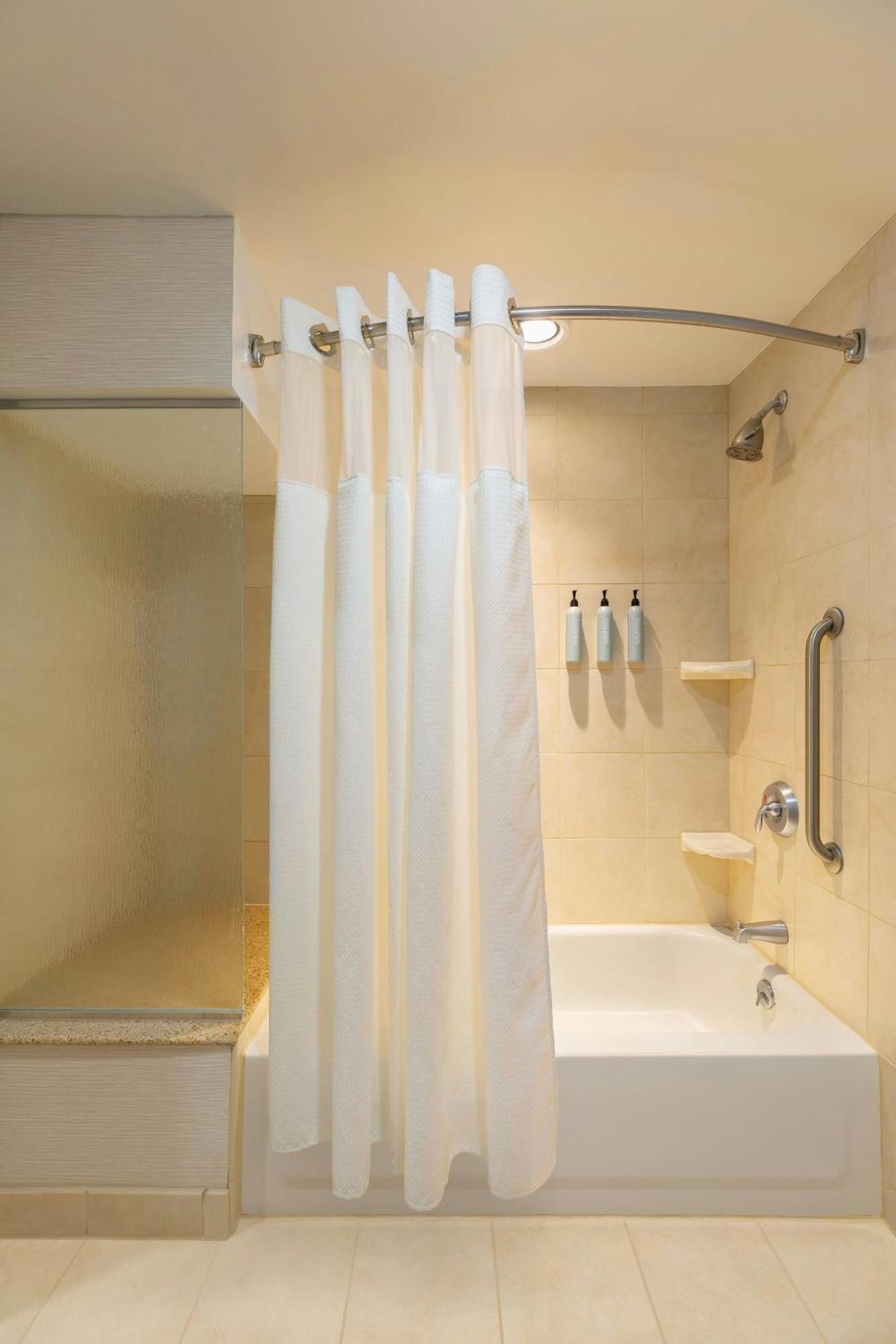 Courtyard By Marriott Madison West / Middleton Hotell Eksteriør bilde