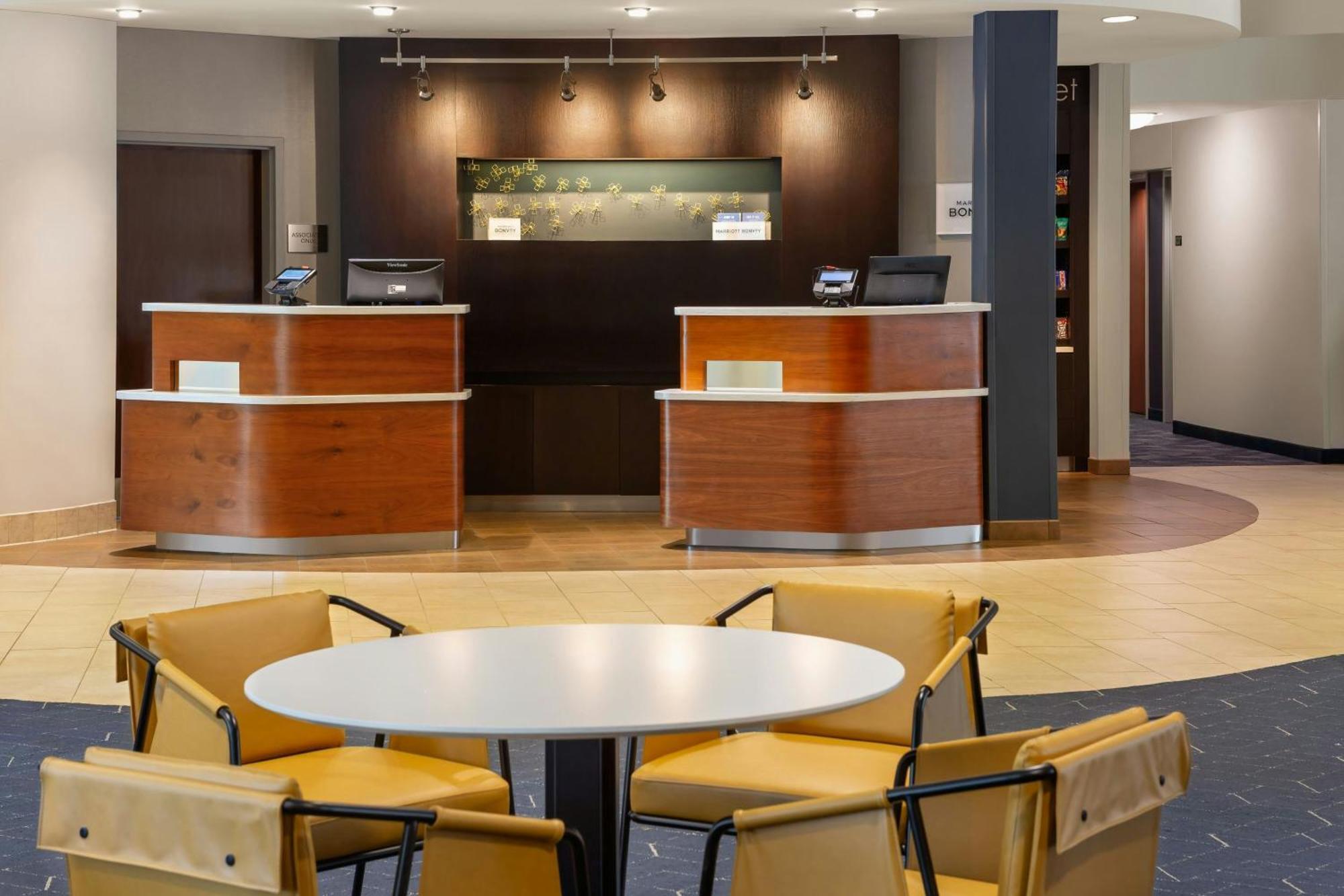 Courtyard By Marriott Madison West / Middleton Hotell Eksteriør bilde