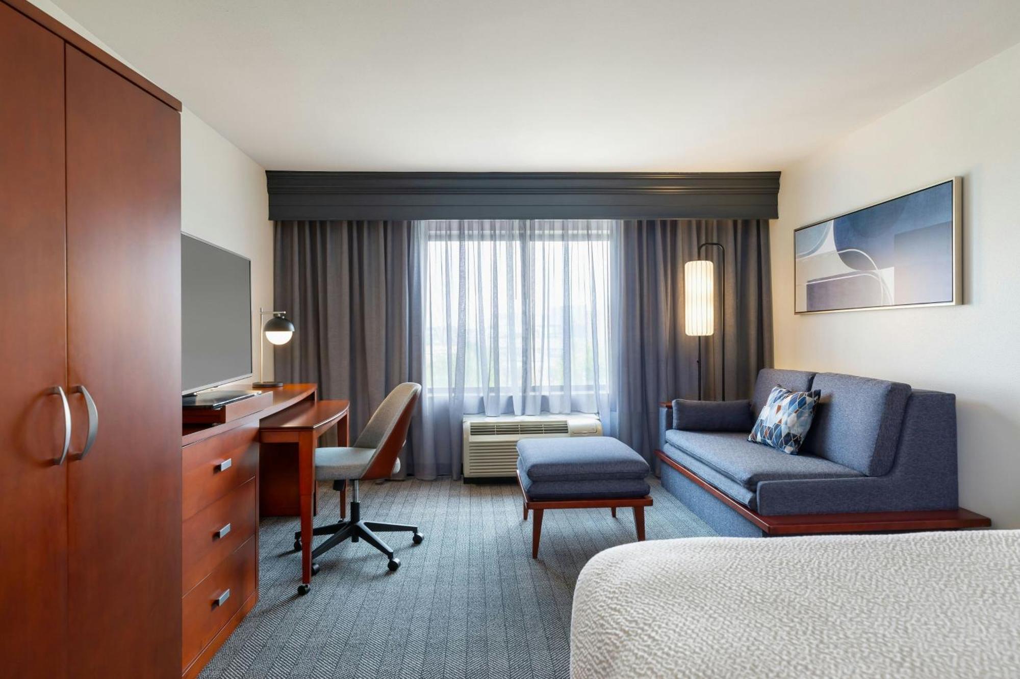 Courtyard By Marriott Madison West / Middleton Hotell Eksteriør bilde