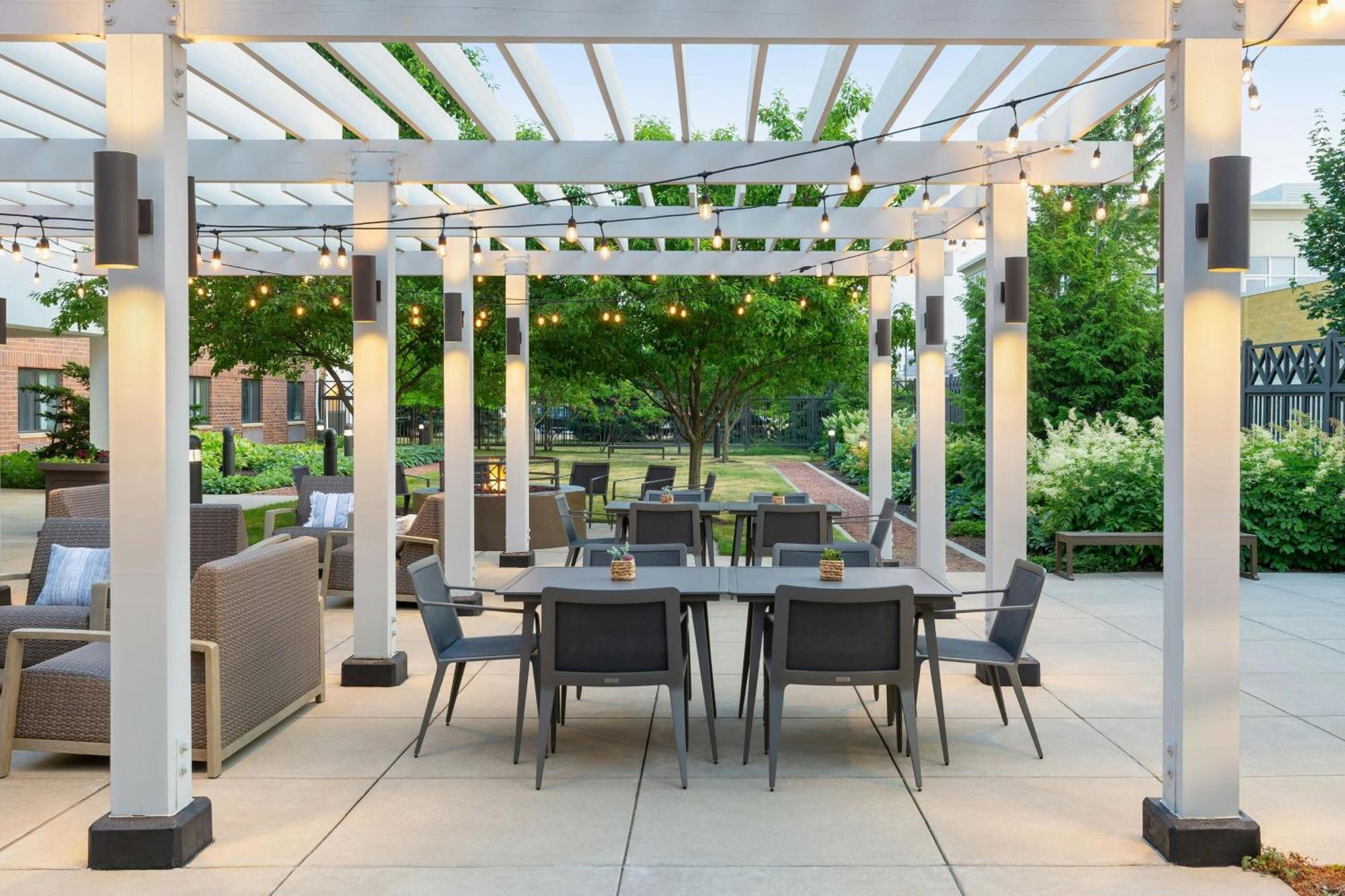 Courtyard By Marriott Madison West / Middleton Hotell Eksteriør bilde