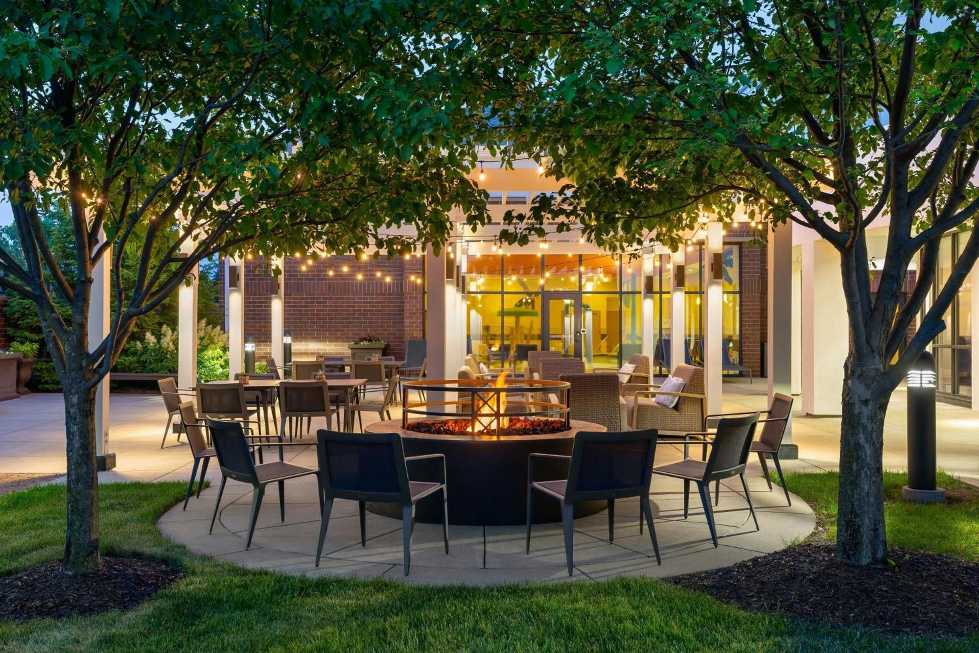 Courtyard By Marriott Madison West / Middleton Hotell Eksteriør bilde